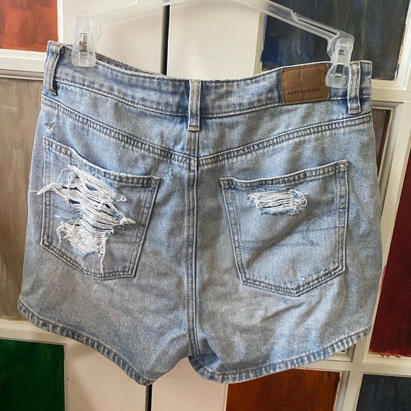 Stretch American eagle ripped denim shorts. light wash - Picture 2 of 3